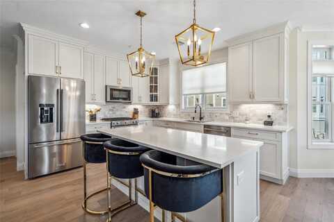 20105 Aspenwood Drive, Plainview, NY 11803