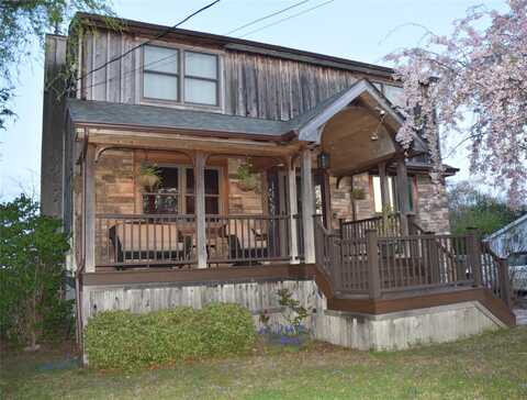 39 Central Avenue, Amityville, NY 11701