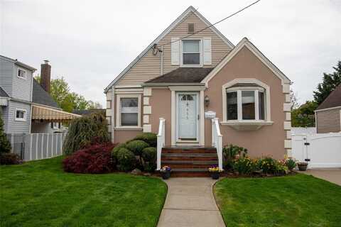 455 Jackson Avenue, Mineola, NY 11501