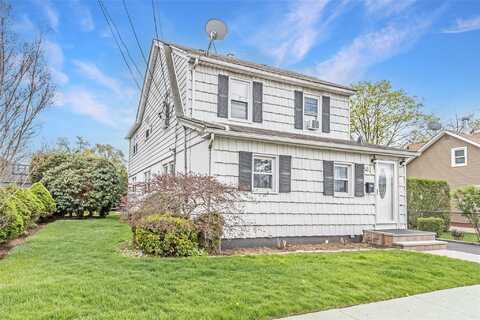 53 Washington Avenue, Mineola, NY 11501