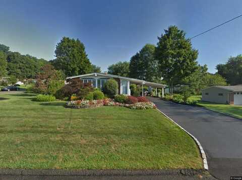 27 Carrie Lane, Nanuet, NY 10954