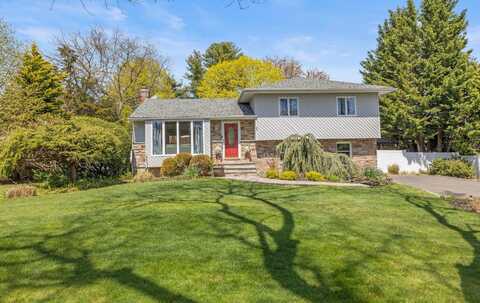 27 Bea Avenue, East Northport, NY 11731