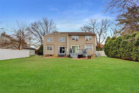176 Jackson Avenue, Syosset, NY 11791