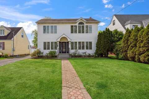 44 Netz Place, Albertson, NY 11507