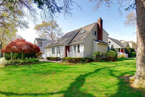 38 Grove Street, Garden City, NY 11530
