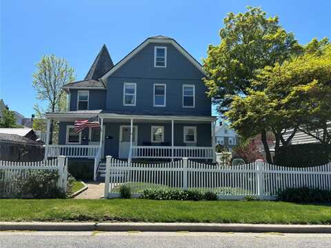 11 Walnut Place, Oyster Bay, NY 11771