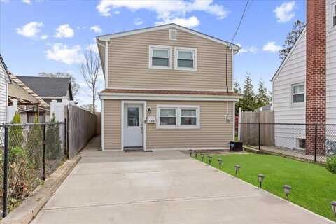 170 Cabota Avenue, Copiague, NY 11726