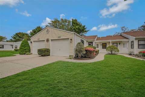 122 Knolls Drive, Stony Brook, NY 11790