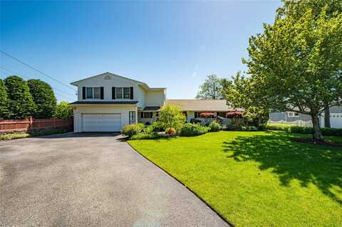 137 Melbury Road, Babylon, NY 11702