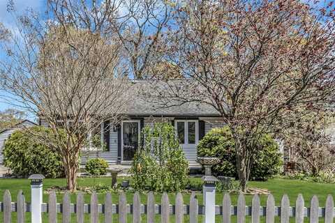 118 Noel Drive, Centereach, NY 11720