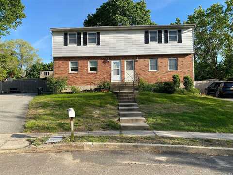 22 Van Wicklen, Northport, NY 11768