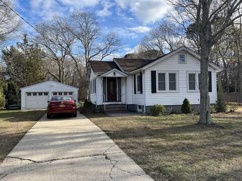 460 Terry Boulevard, Holbrook, NY 11741