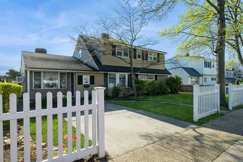 15 Long Lane, Levittown, NY 11756