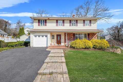1 Pine Road, Rocky Point, NY 11778