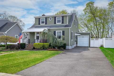 44 Jefferson Road, Farmingdale, NY 11735