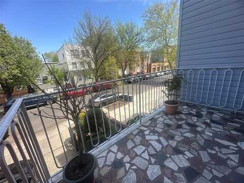 undefined, Glendale, NY 11385