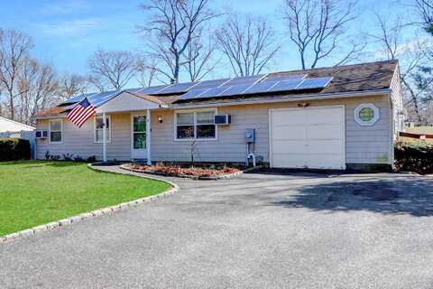 21 Highview Lane, Ridge, NY 11961