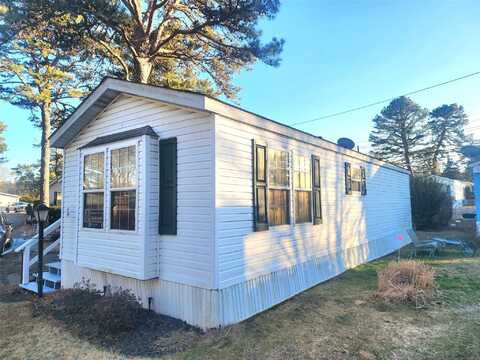 525 Riverleigh Avenue, Riverhead, NY 11901