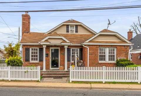 232 Courthouse Road, Franklin Square, NY 11010