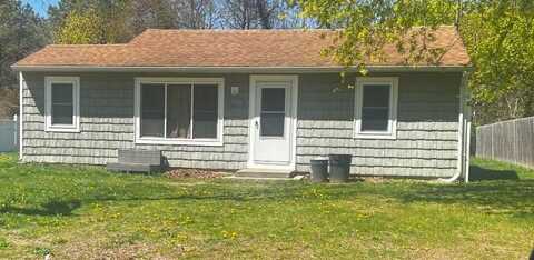 650 Hoffman Avenue, Bellport, NY 11713