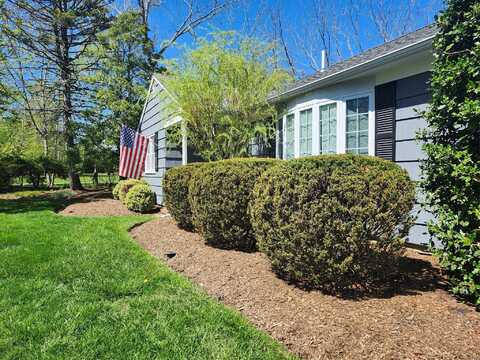 2575 Oaklawn Avenue, Southold, NY 11971