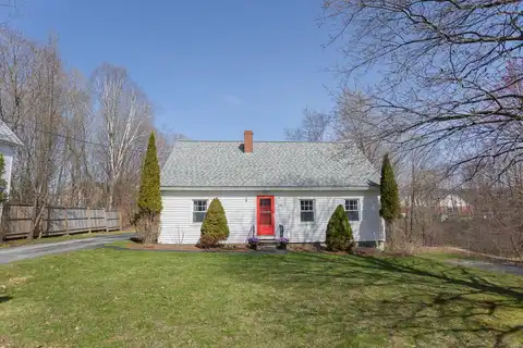 128 Lake Avenue, Farmington, ME 04938