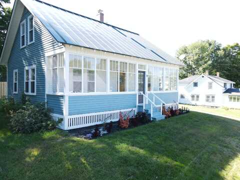 15 Stockford Avenue S, Wilton, ME 04294