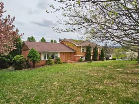 110 Crown Point, PRINCETON, WV 24740