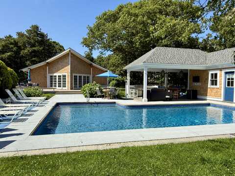 4 Down Harbor Road, Edgartown, MA 02539