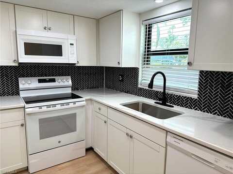 28180 Pine Haven, BONITA SPRINGS, FL 34135