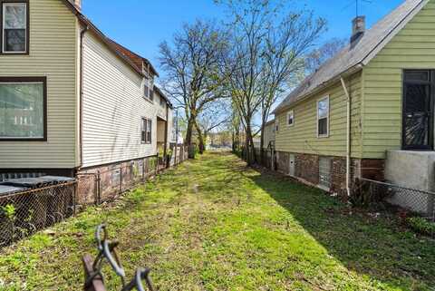 7017 S Cornell Avenue, Chicago, IL 60649