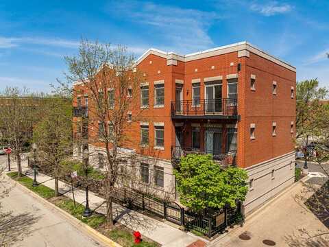 758 W 15th Street, Chicago, IL 60607