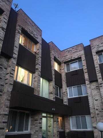 8651 W Foster Avenue, Chicago, IL 60656