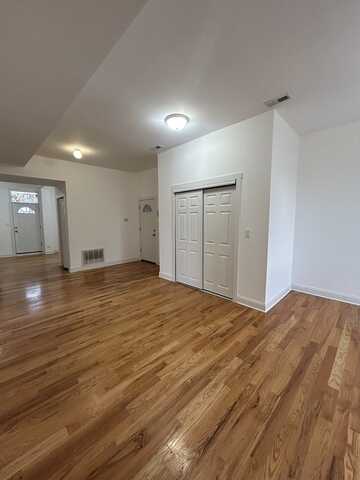 3025 W Irving Park Road, Chicago, IL 60618