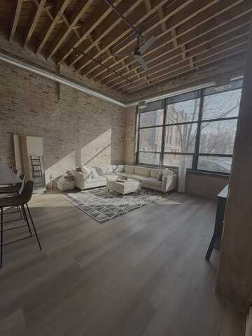 818 N Wolcott Avenue, Chicago, IL 60622