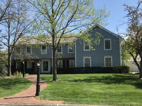 14 Charleston Road, Hinsdale, IL 60521