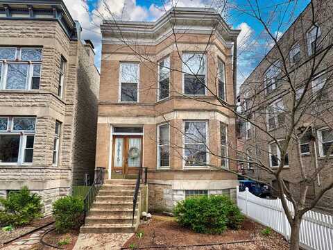 3615 N Janssen Avenue, Chicago, IL 60613