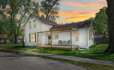 521 N Chase Street, Monticello, IL 61856