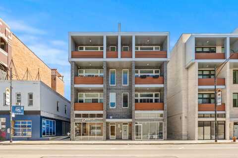 2837 N Halsted Street, Chicago, IL 60657