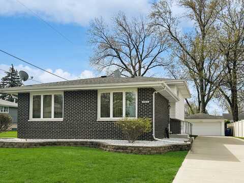6941 W 106th Place, Worth, IL 60482