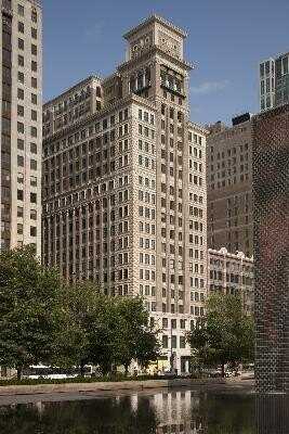 6 N MICHIGAN Avenue, Chicago, IL 60602