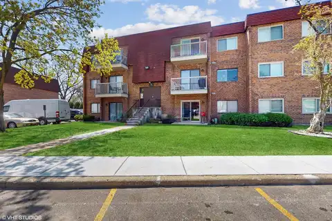 715 W Central Road, Mount Prospect, IL 60056