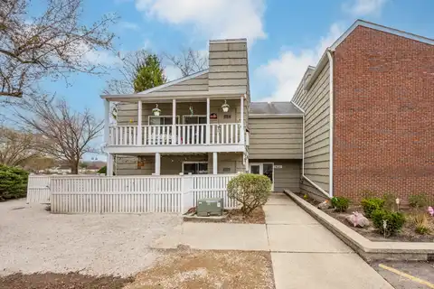 1420 Stonebridge Trail, Wheaton, IL 60189