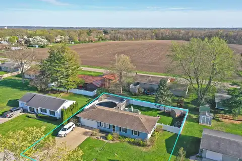 9 Maplewood Lane, Ottawa, IL 61350