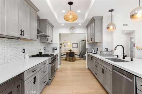 20 Grenada Court, Manhattan Beach, CA 90266