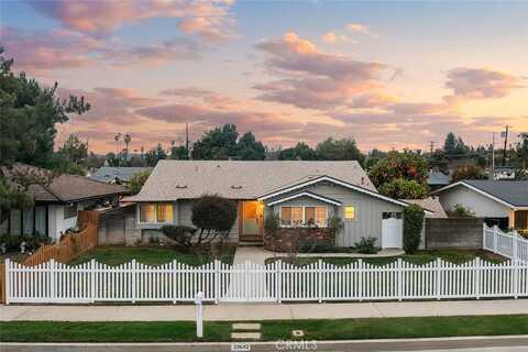 23642 Oxnard Street, Woodland Hills, CA 91367