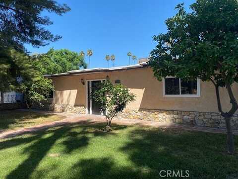 19751 Victory Boulevard, Woodland Hills, CA 91367