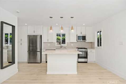 23 Rose Avenue, Venice, CA 90291