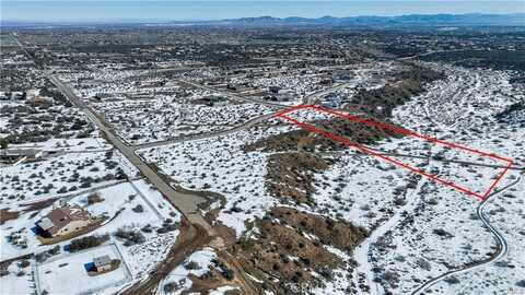 7737 Arrowhead Road, Phelan, CA 92371