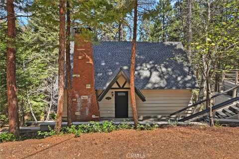377 Hillside Road, Lake Arrowhead, CA 92352